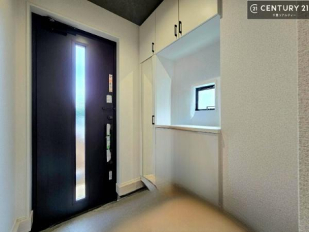 ���� �V���[�Y�{�b�N�X�t���Ȃ̂ŁA���ւ��Еt�����|�������₷���ł��I
�X�b�L���������ւŌ˂��J�����u�ԁA�������̂���S�n������Ԃ��o�}���Ă���܂��B