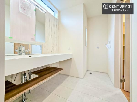 ���ʑ�E���ʏ� �g�Ȃ�𐮂�����ʏ��́A���������厖�ł��I������̐������̂��镵�͋C�����o�I�C�����悭���g�����������܂��B