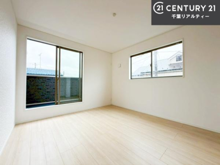 �m�� �o���R�j�[�ɖʂ��Ă���m���ł��B���邭�����肪����A���C����������ł��܂��I���N���āA�O�ɏo�Ĕw�L�т����[�ċz�����ǂ������}������邱�Ƃ��ł��܂��B
