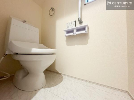 �g�C�� �������֍��ɂ��A�~��͕֍����g�����ł���̂ŗ₽���֍��ɍ��炸�ɍςފ������d�l�ł��I�V���v���ȃJ���[����Ƃ��Ă���̂ŁA������ꂪ���₷���ł��B