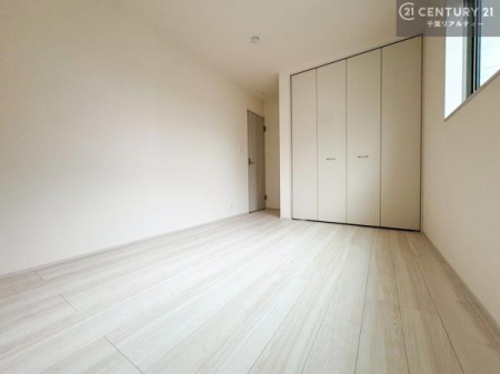 �q������ ���[�X�y�[�X�����Ă��܂��I�������X�b�L�����ڂ��鎖���ł��܂��ˁB
�Ƌ��I�΂Ȃ��V���v���ȃf�U�C���ׁ̈A�Ƌ��I�΂����C�ɓ���̋�ԍ�肪�ł������ł��ˁB