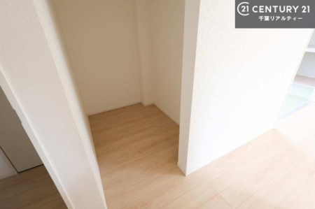 ���[ �p���g���[�t���I���Ă�������A�H�ނ̃X�g�b�N���X�b�L�����ڂ��邱�Ƃ��ł��܂��I
���񌻒n�ł��m���߂��������B
