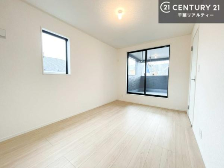 �m�� �o���R�j�[�ɖʂ��Ă���m���ł��B���邭�����肪����A���C����������ł��܂��I���N���āA�O�ɏo�Ĕw�L�т����[�ċz�����ǂ������}������邱�Ƃ��ł��܂��B