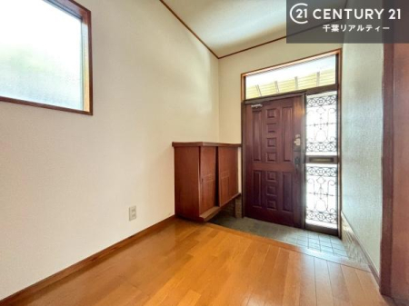 ���� �V���[�Y�{�b�N�X�t���Ȃ̂ŁA���ւ��Еt�����|�������₷���ł��I
�X�b�L���������ւŌ˂��J�����u�ԁA�������̂���S�n������Ԃ��o�}���Ă���܂��B