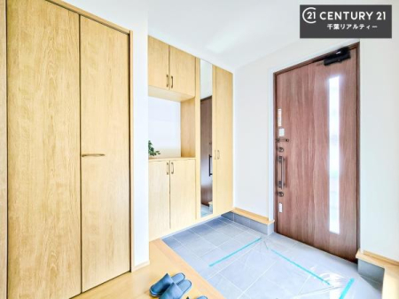 ���� �V���[�Y�{�b�N�X�t���Ȃ̂ŁA���ւ��Еt�����|�������₷���ł��I
�X�b�L���������ւŌ˂��J�����u�ԁA�������̂���S�n������Ԃ��o�}���Ă���܂��B