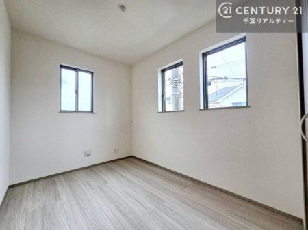 �q������ ���q���܂̋����Ƃ��Ă��������߂̗m���B�x�b�h��w�K���Ȃǂ�z�u���₷���A���q���܂����������̎��Ԃ��߂�����v���C�x�[�g��ԂƂ��Ă��g�����������܂��B