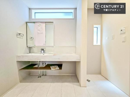 ���ʑ�E���ʏ� �I�[�v���^�C�v�̐��ʑ�́A�������ōa���Ȃ�������ꂪ���₷�����͓I�Ȑ��ʑ�ł��I�����̐g�x�x�����K�I