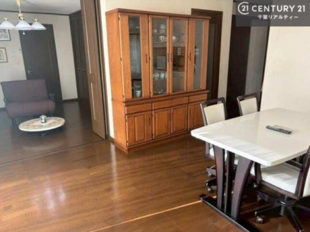 ���r���O ��؂ȉƑ����W�܂邩�炱��LDK�ɂ͂�����肽���B
�q�����������C�ɏ΂��Ȃ��瑖�����Ă���p�����������u�L���Ƃɂ��ėǂ������v�Ǝv���u�Ԃł��B