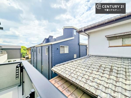 �Z�˂���̒��]�ʐ^ �z������̗ǂ��o���R�j�[�ŁA�����󕨂��悭���������ł��ˁI
���V�C�̗ǂ����ɂ̓o���R�j�[�֏o�ă��t���b�V������̂��C�����悳�����ł��B