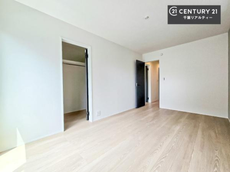 �q������ ���[�X�y�[�X�����Ă��܂��I�������X�b�L�����ڂ��鎖���ł��܂��ˁB
�Ƌ��I�΂Ȃ��V���v���ȃf�U�C���ׁ̈A�Ƌ��I�΂����C�ɓ���̋�ԍ�肪�ł������ł��ˁB