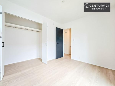 �q������ ���[�X�y�[�X�����Ă��܂��I�������X�b�L�����ڂ��鎖���ł��܂��ˁB
�Ƌ��I�΂Ȃ��V���v���ȃf�U�C���ׁ̈A�Ƌ��I�΂����C�ɓ���̋�ԍ�肪�ł������ł��ˁB