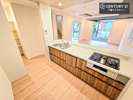 �L�b�`�� ���[�X�y�[�X���L�x�ŁA�����X�y�[�X���X�b�L���ƕЕt���Ђ�`�����p�ł��܂��I
���K�ɍ�Ƃ��ł��A�Ǝ��̌����A�b�v�I�����̗���������܂��I