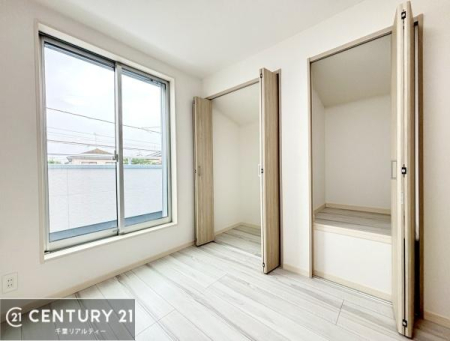 �m�� �S�����Ɏ��[�X�y�[�X���m�ۂ����A��炵�₷���ɔz�����ꂽ�Z�܂��B���[�ꏊ�ɍ���ɂ����A�������ڂ��₷�����K�ȏZ��Ԃł��B