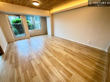 ���r���O �S�n�ǂ����r���O�͉Ƒ������R�ƏW�܂�܂��B�Ƒ��c�R�̎��Ԃ����������ł��B���Ƒ��ƁA����w�[���������Ԃ��߂��������ł��ˁB
