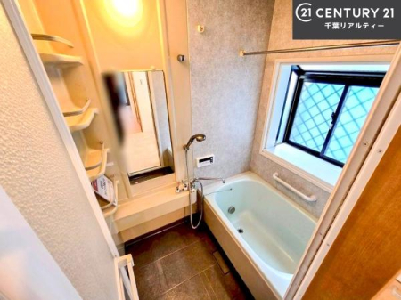 ���� �������������l�̕��͋C�̃o�X���[���́A�����o�Ă��ăo�X�^�C�����[���I
���d���撣���Ă��邲�J���ɂ��D�݂̍���̓����܂����āA�y����ł݂Ă͂������ł��傤���H