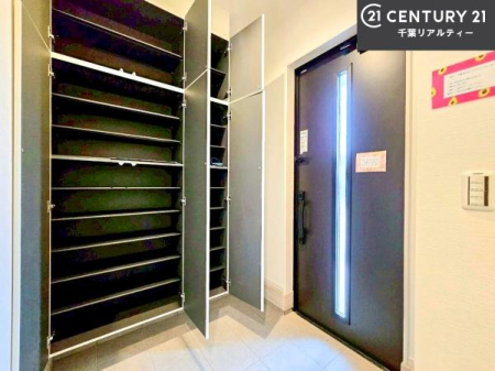 ���� �V���[�Y�{�b�N�X�t���Ȃ̂ŁA���ւ��Еt�����|�������₷���ł��I
�X�b�L���������ւŌ˂��J�����u�ԁA�������̂���S�n������Ԃ��o�}���Ă���܂��B