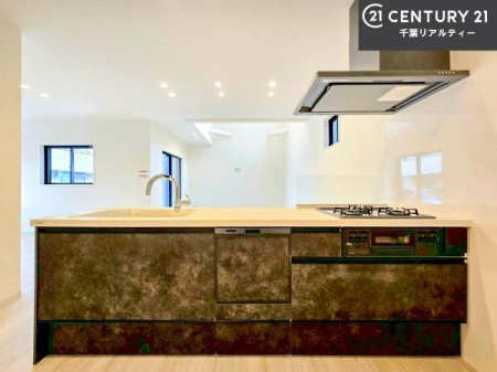 �L�b�`�� ���[�X�y�[�X���L�x�ŁA�����X�y�[�X���X�b�L���ƕЕt���Ђ�`�����p�ł��܂��I
���K�ɍ�Ƃ��ł��A�Ǝ��̌����A�b�v�I�����̗���������܂��I