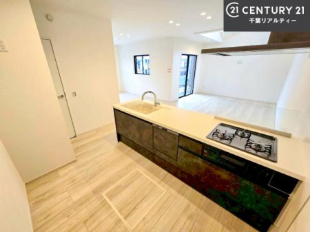 �L�b�`�� ��Ƃ肠�钲���X�y�[�X�ō�Ƃ����₷�����K�ȃL�b�`���ł��I
���q�l�ƈꏏ�ɂ��َq������y���߂�L�X�X�y�[�X�ł��B�y�����������ԂɂȂ肻���ł��ˁI