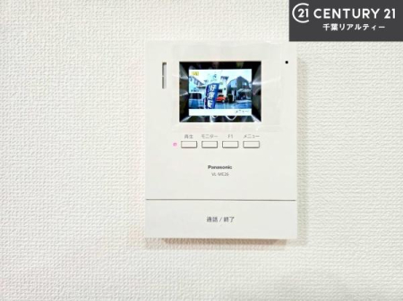 ���̑����� TV���j�^�[�t���C���^�[�z��������A�K��҂��f���Ŋm�F���Ă���Ή��ł��邽�߁A�h�Ɩʂ����S�ł��B���q�l�̂�����Ԏ��ɂ��S�����A���Ƒ��̈��S�E���S�ȕ�炵���T�|�[�g���܂��B