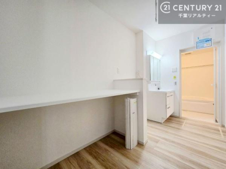 ���ʑ�E���ʏ� ���ʑ�ɉ����č�Ƒ��������A�g������̗ǂ����ʃX�y�[�X�B���󕨂������񂾂�A�A�C����������A�g�x�x�𐮂�����ƁA�����̉Ǝ����炵���X���[�Y�ɃT�|�[�g���Ă���܂��B