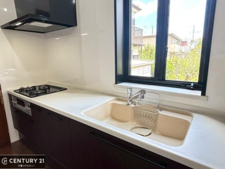 �L�b�`�� ���C�h�ȃV���N�ł��ˁI�������˂ɂ������������₷���Ǝ����y�X�d�l�̃V�X�e���L�b�`���ł��I
�f�U�C�����Ƌ@�\�������˂��L�b�`���Ő�����������܂��ˁI