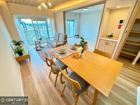 ���r���O �D�����z���܂肪���r���O����ł���ċ��S�n�̗ǂ���Ԃ����o���Ă���܂��I
���났�̎��Ԃ��߂����܂��I