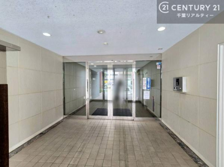 �G���g�����X �I�[�g���b�N�������������S�̏Z�܂��B���Z�҈ȊO�̗�������𐧌����A�h�Ɛ��ɔz�����ꂽ�Z�L�����e�B�̐��ŁA���S���Ă��߂������������܂��B
