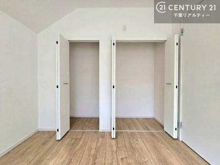 �m�� ���[�X�y�[�X�����Ă��܂��I�������X�b�L�����ڂ��鎖���ł��܂��ˁB
�Ƌ��I�΂Ȃ��V���v���ȃf�U�C���ׁ̈A�Ƌ��I�΂����C�ɓ���̋�ԍ�肪�ł������ł��ˁB