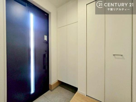 ���� �V���[�Y�{�b�N�X�t���Ȃ̂ŁA���ւ��Еt�����|�������₷���ł��I
�X�b�L���������ւŌ˂��J�����u�ԁA�������̂���S�n������Ԃ��o�}���Ă���܂��B
