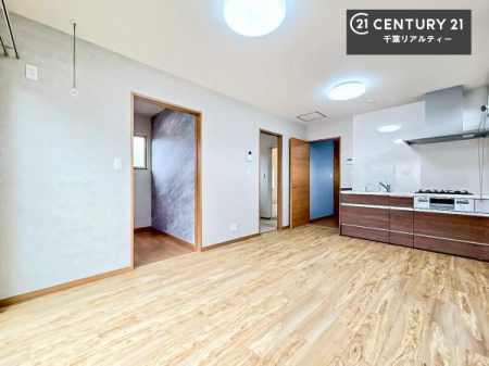 ���r���O �傫�ȑ����炽���Ղ�̗z���������閾�邢���r���O�B�J�����̂��郊�r���O�ŉƑ��c���̂��났�̎��Ԃ��߂����܂��I