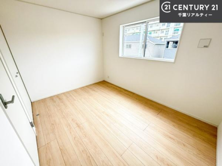 �q������ ���[�X�y�[�X�����Ă��܂��I�������X�b�L�����ڂ��鎖���ł��܂��ˁB
�Ƌ��I�΂Ȃ��V���v���ȃf�U�C���ׁ̈A�Ƌ��I�΂����C�ɓ���̋�ԍ�肪�ł������ł��ˁB