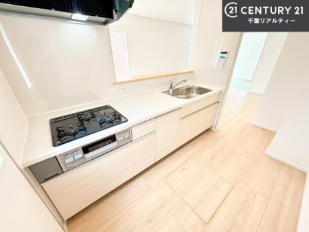 �L�b�`�� ��Ƃ肠�钲���X�y�[�X�ō�Ƃ����₷�����K�ȃL�b�`���ł��I
���q�l�ƈꏏ�ɂ��َq������y���߂�L�X�X�y�[�X�ł��B�y�����������ԂɂȂ肻���ł��ˁI
