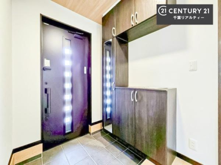 ���� �V���[�Y�{�b�N�X�t���Ȃ̂ŁA���ւ��Еt�����|�������₷���ł��I
�X�b�L���������ւŌ˂��J�����u�ԁA�������̂���S�n������Ԃ��o�}���Ă���܂��B