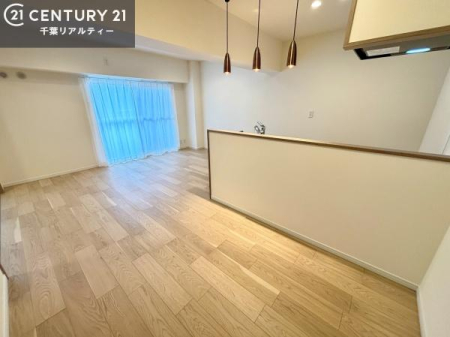 ���r���O �傫�ȑ����炽���Ղ�̗z���������閾�邢���r���O�B�J�����̂��郊�r���O�ŉƑ��c���̂��났�̎��Ԃ��߂����܂��I