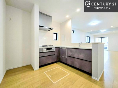 �L�b�`�� ��Ƃ肠�钲���X�y�[�X�ō�Ƃ����₷�����K�ȃL�b�`���ł��I
���q�l�ƈꏏ�ɂ��َq������y���߂�L�X�X�y�[�X�ł��B�y�����������ԂɂȂ肻���ł��ˁI