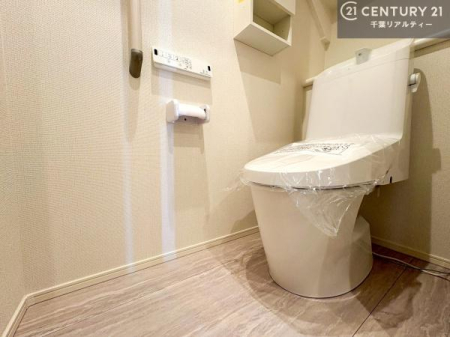 �g�C�� �y���n�̔���J�Ò��z�������֍��ɂ��A�~��͕֍����g�����ł���̂ŗ₽���֍��ɍ��炸�ɍςފ������d�l�ł��I�V���v���ȃJ���[����Ƃ��Ă���̂ŁA������ꂪ���₷���ł��B