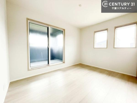 �m�� �o���R�j�[�ɖʂ��Ă���m���ł��B���邭�����肪����A���C����������ł��܂��I���N���āA�O�ɏo�Ĕw�L�т����[�ċz�����ǂ������}������邱�Ƃ��ł��܂��B