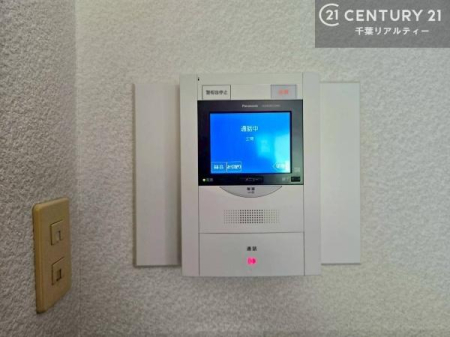 ���̑� TV���j�^�[�t�C���^�[�t�H���������B���K�҂̊���m�F���Ă���Ή��ł��邽�߁A�h�Ɩʂɂ��z�����ꂽ���S�̐ݔ��ł��B