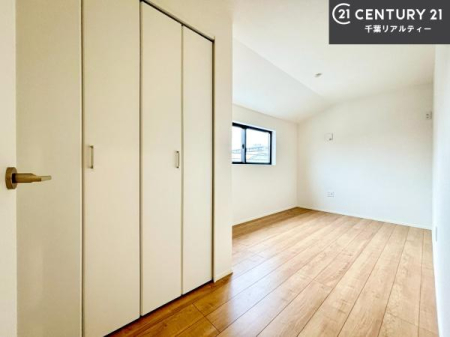 �m�� ���邭���ʂ��̗ǂ������ł��B�u�V���v���v�Ƀf�U�C�����ꂽ�����B���R�x�������̂ŉƋ�⃌�C�A�E�g�ł��D�݂̋�Ԃ�n��グ���܂��B�����x�A���n�ɂĂ��m�F���������B