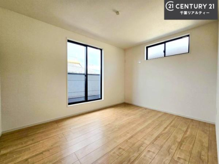 �m�� �o���R�j�[�ɖʂ��Ă���m���ł��B���邭�����肪����A���C����������ł��܂��I���N���āA�O�ɏo�Ĕw�L�т����[�ċz�����ǂ������}������邱�Ƃ��ł��܂��B