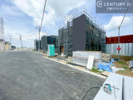 �O�ʓ��H�܂ތ��n�ʐ^ �S�䂭�܂Ō��n����������������悤�A�����ē��̂��p�ӂ������Ă���܂��B���C�y�ɂ��₢���킹�̏�A���z�̕�炵�ւ̈�������i�߂��������I
