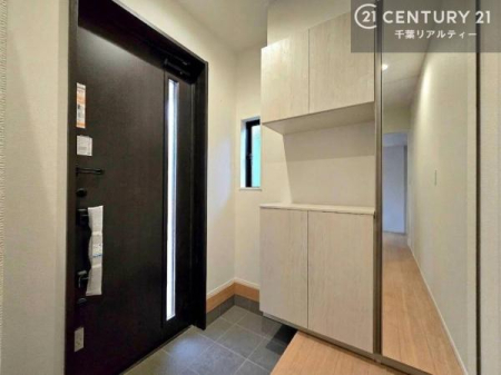 ���� �~���[�t���V���[�Y�{�b�N�X�t���ŁA���ւ��Еt�����|�������₷���ł��I
�X�b�L���������ւŌ˂��J�����u�ԁA�������̂���S�n������Ԃ��o�}���Ă���܂��B