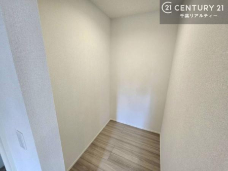 ���[ �p���g���[�t���I���Ă�������A�H�ނ̃X�g�b�N���X�b�L�����ڂ��邱�Ƃ��ł��܂��I
���񌻒n�ł��m���߂��������B