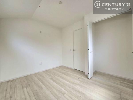 �m�� ���[�X�y�[�X�����Ă��܂��I�������X�b�L�����ڂ��鎖���ł��܂��ˁB
�Ƌ��I�΂Ȃ��V���v���ȃf�U�C���ׁ̈A�Ƌ��I�΂����C�ɓ���̋�ԍ�肪�ł������ł��ˁB