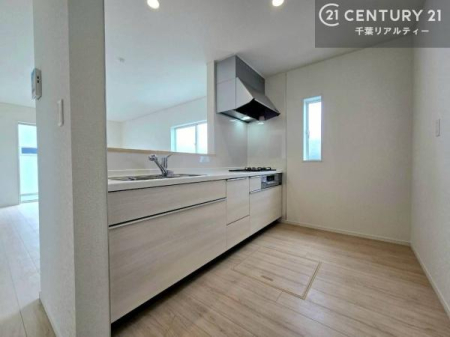 �L�b�`�� ��Ƃ肠�钲���X�y�[�X�ō�Ƃ����₷�����K�ȃL�b�`���ł��I
���q�l�ƈꏏ�ɂ��َq������y���߂�L�X�X�y�[�X�ł��B�y�����������ԂɂȂ肻���ł��ˁI
