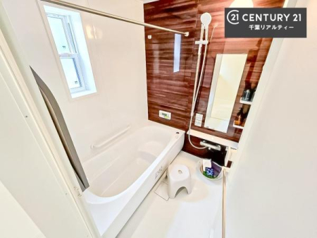 ���� �������������l�̕��͋C�̃o�X���[���́A�����o�Ă��ăo�X�^�C�����[���I
���d���撣���Ă��邲�J���ɂ��D�݂̍���̓����܂����āA�y����ł݂Ă͂������ł��傤���H
