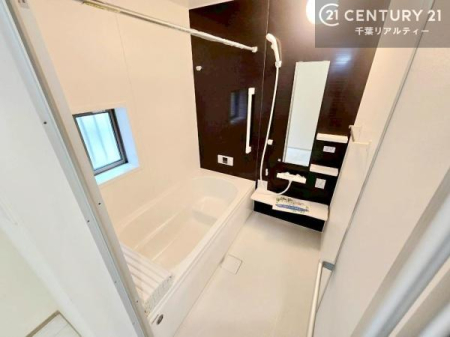 ���� �������������l�̕��͋C�̃o�X���[���́A�����o�Ă��ăo�X�^�C�����[���I
���d���撣���Ă��邲�J���ɂ��D�݂̍���̓����܂����āA�y����ł݂Ă͂������ł��傤���H