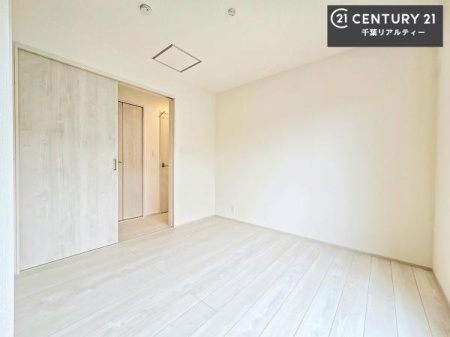 �m�� �V���v���Ƀf�U�C������Ă��邽�߁A�Ƌ��I�т܂���I
���C�ɓ���̉Ƌ��u���Ă��낰���Ԃ���邱�Ƃ��ł��܂��B
