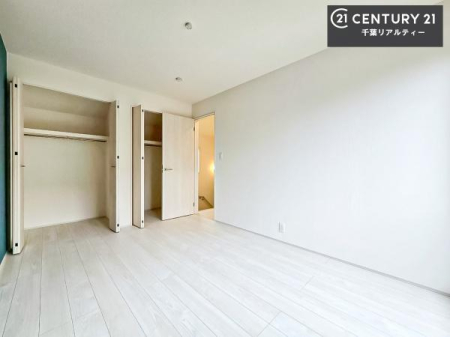 �q������ ���[�X�y�[�X�����Ă��܂��I�������X�b�L�����ڂ��鎖���ł��܂��ˁB
�Ƌ��I�΂Ȃ��V���v���ȃf�U�C���ׁ̈A�Ƌ��I�΂����C�ɓ���̋�ԍ�肪�ł������ł��ˁB