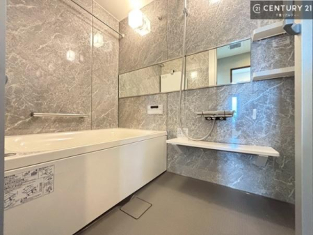 ���� 1���̔�����������Ɩ����Ă���闁���ł��B
�������̑f�G�ȃ����N�[�[�V�����ꏊ�ł��I